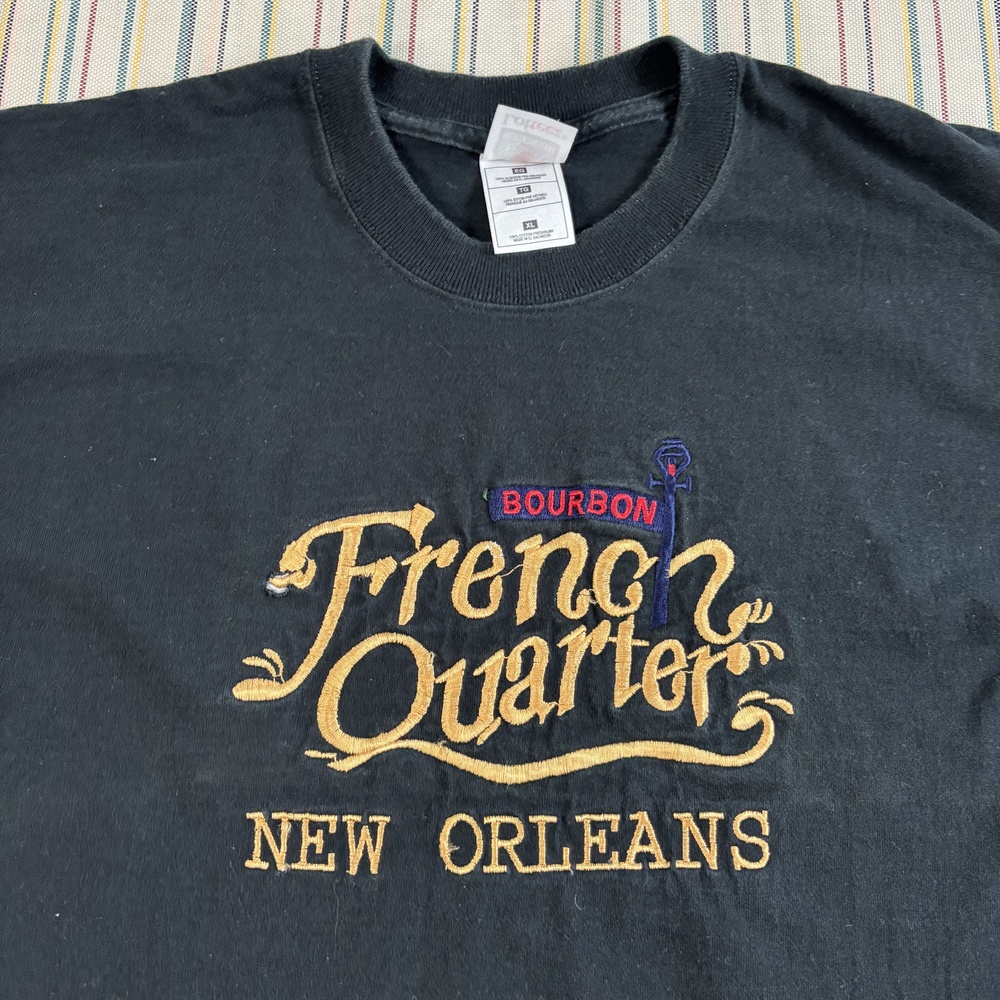 New Orleans French Quarter Shirt Mens XL Black Fruit Of Loom Embroidered Tee EC